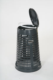 Abfallsammler aus Kunststoff Deckel auf