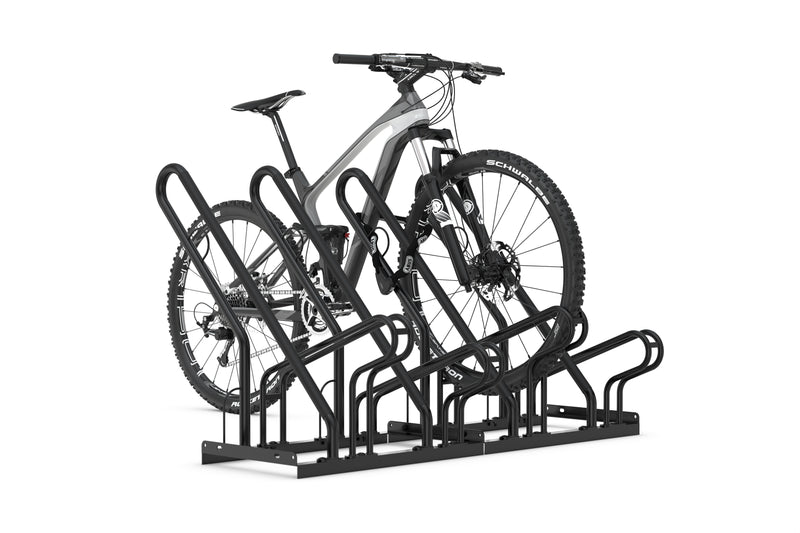 Fahrrad auf Fahrradständer in schwarz